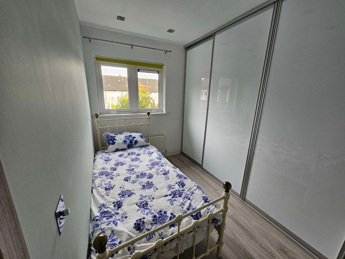 Апартаменты Modern Urban Haven: Stylish Getaway Лисберн Экстерьер фото