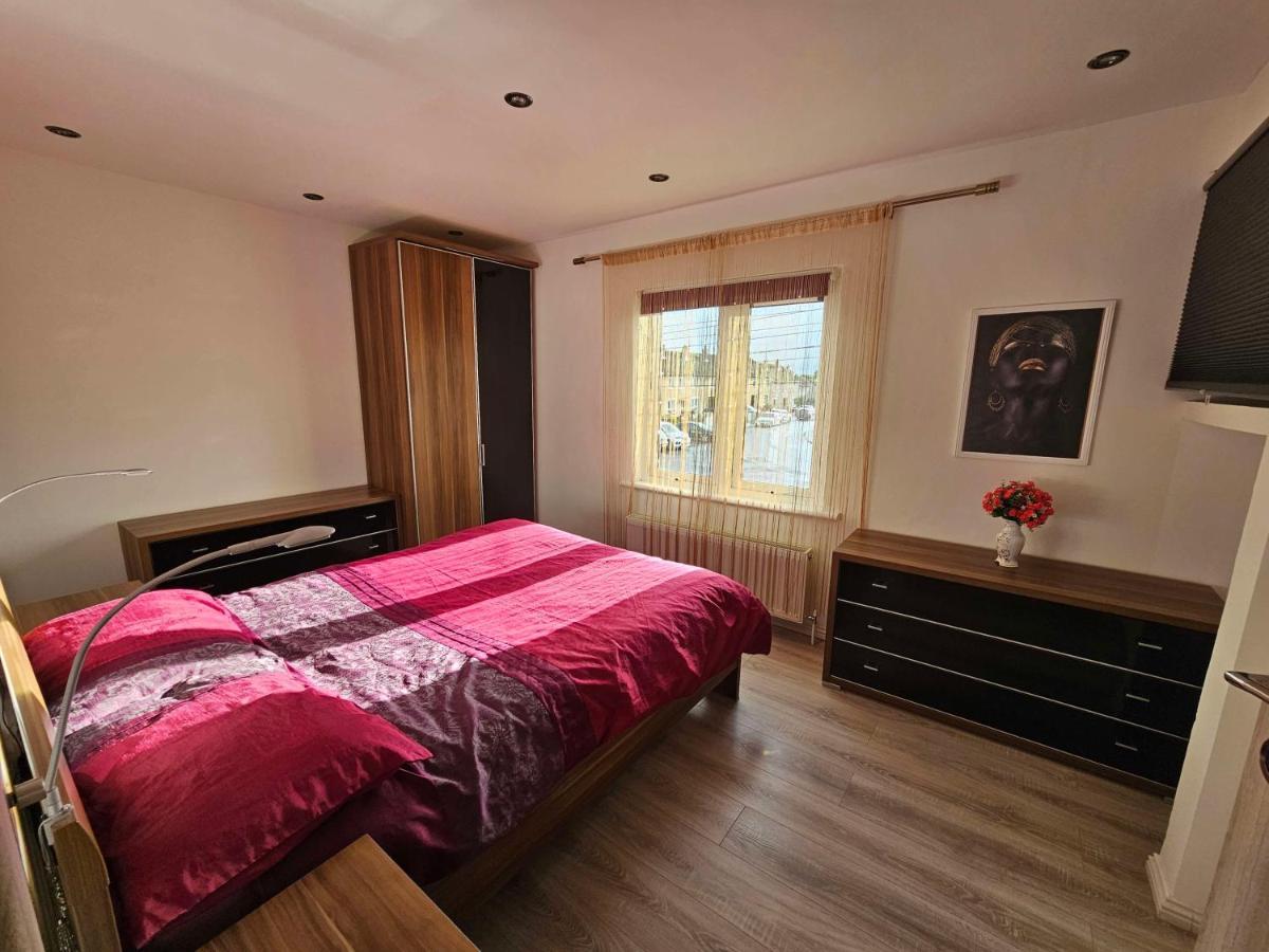 Апартаменты Modern Urban Haven: Stylish Getaway Лисберн Экстерьер фото